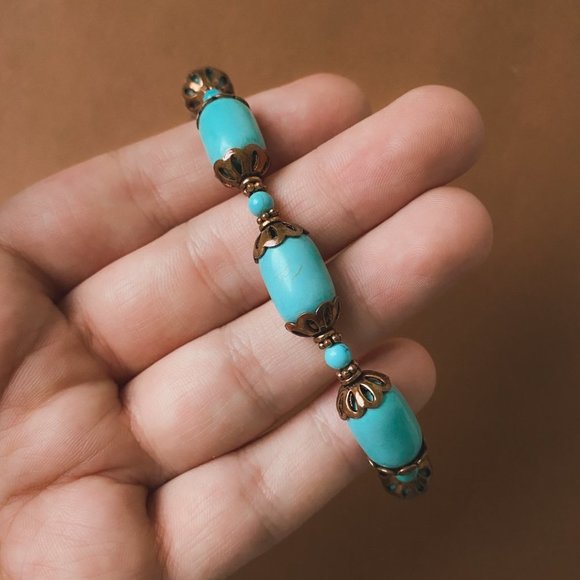 Handmade Turquoise Howlite Gemstone Copper Beaded Southwest Style Boho Bracelet - Picture 8 of 9